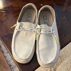 Hey Dude white Wendy, size 6